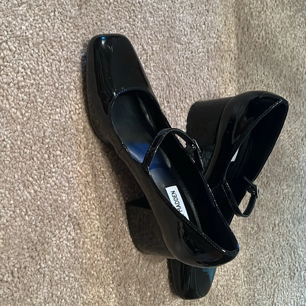 Steve Madden Maryjane Black Patent Leather Heels - Picture 3 of 6